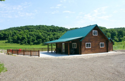 La Farge Cabina | Cozy log cabin with sauna, the perfect year round relaxing getaway! Built 2022
