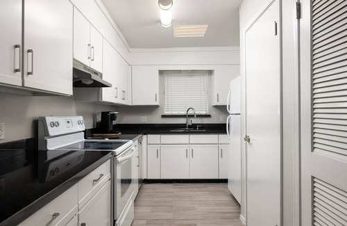 McAllen Condominio | Cozy, Lovely 2 bedroom 2.5 bathrooms Recently remodeled.