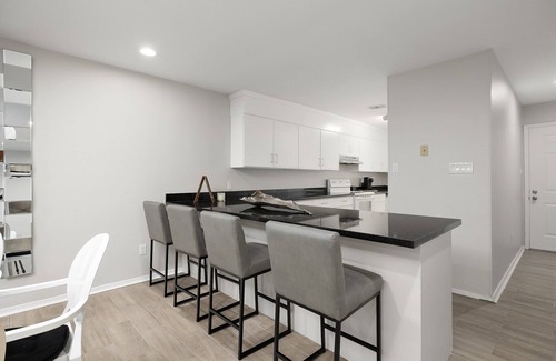 McAllen Condominio | Cozy, Lovely 2 bedroom 2.5 bathrooms Recently remodeled.