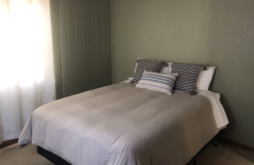 Bellevue Casa | Cozy Lustron home in Beautiful Bellevue! Walk to the Mississippi!