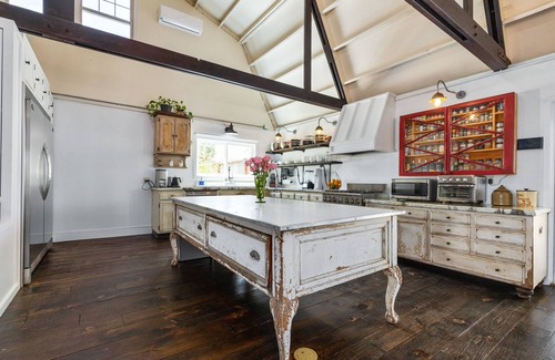 Paso Robles Casa | Cozy Lux Barnhouse in Paso Robles