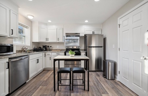 Sharonbrook Apartamento | Cozy Luxe 1-bedroom apartment in South Charlotte- Private driveway