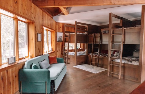 Newfoundland Casa | Cozy & Luxurious Lake House on 450 Acres of Land