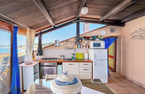 Santa Reparata Casa | Acogedor apartamento "Sul Mare a Santa Teresa" con Wi-Fi, vistas al mar, terraza y jardín