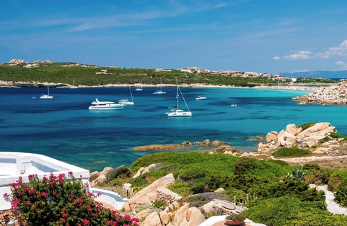 Santa Reparata Casa | Acogedor apartamento "Sul Mare a Santa Teresa" con Wi-Fi, vistas al mar, terraza y jardín