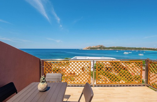Santa Reparata Casa | Acogedor apartamento "Sul Mare a Santa Teresa" con Wi-Fi, vistas al mar, terraza y jardín
