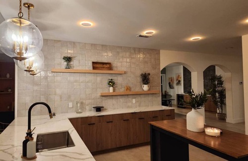 Brownsville Apartamento | Cozy Mansion / Pool & Jacuzzi / Cinema / Game Room