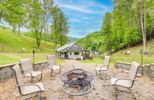 Mars Hill Casa | Cozy Mars Hill Farmhouse with Scenic Views