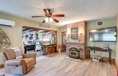 Mars Hill Casa | Cozy Mars Hill Farmhouse with Scenic Views
