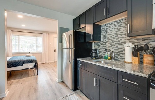 Melrose Apartamento | Cozy Melrose Urban Condo with Pool – Near 12 South & Vanderbilt