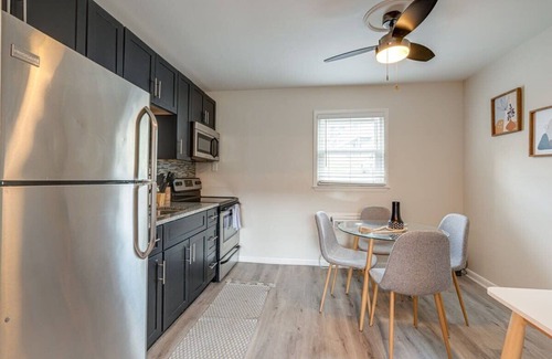 Melrose Apartamento | Cozy Melrose Urban Condo with Pool – Near 12 South & Vanderbilt