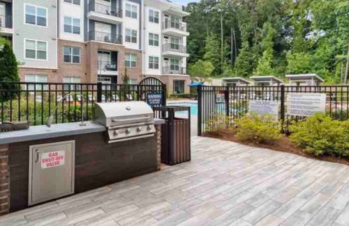 Sandy Springs Apartamento | Cozy Mid-Rise Suburb of Atlanta