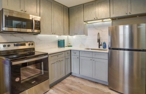 Morris Park Casa | Cozy Minneapolis Duplex - 10 Mi to Downtown!