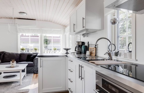 Hammar Chalet De Esquí | Cozy mobile home near sandy beach | SE11015