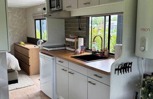 Municipality of Heerhugowaard Chalet De Esquí | Cozy mobile home near the beach & charming towns