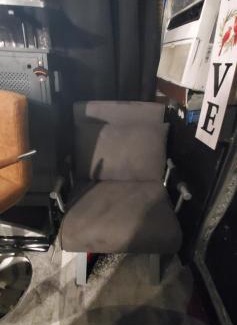 Southeast Arlington Otro | Cozy Mobiles Luxury Living Room and Dine On Wheels