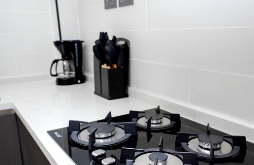 Thompson Estate Apartamento | Cozy Modern 1-BR Apt w/ Balcony