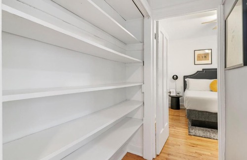 Lake View East Apartamento | Cozy Modern 1BR Apt, 10-min Walk to Wrigley Field - Stratford 1E 3E rep