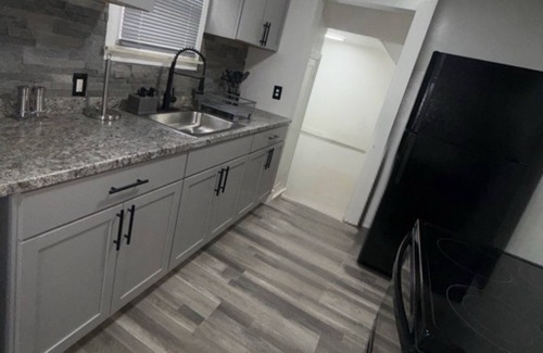 Redford Casa | Cozy Modern 2-bedroom house in wonderful Detroit/Redford Area.