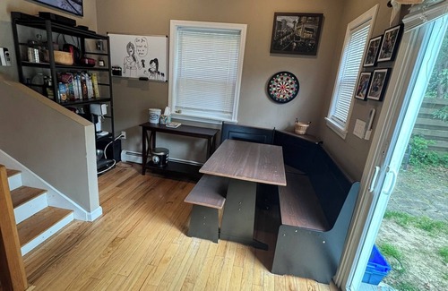 Kingston Casa | Cozy Modern 2BR Near Grays Beach