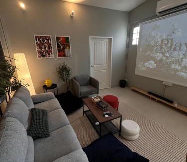 Thanon Phetchaburi Casa | Cozy&Modern 6-BR Home, 14pax - Central, 5mins BTS