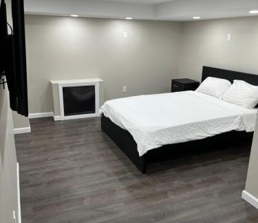 East Orange Casa | Cozy Modern Condo