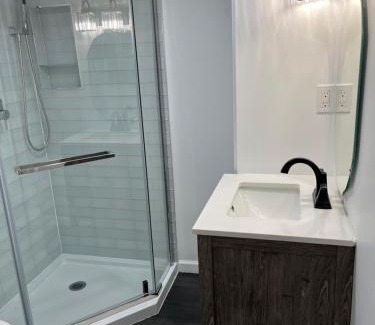 East Orange Casa | Cozy Modern Condo