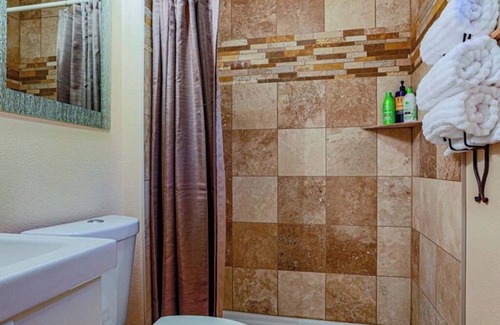 Mount Scott-Arleta Apartamento | Cozy modern garden studio with WiFi and AC in SE Woodstock Portland