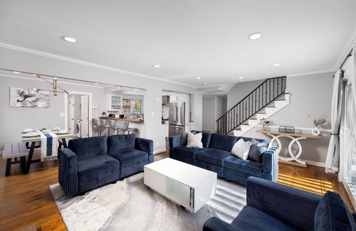 Fountain Valley Casa | Cozy Modern Home - Close to Beach/Disney
