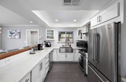 Fountain Valley Casa | Cozy Modern Home - Close to Beach/Disney