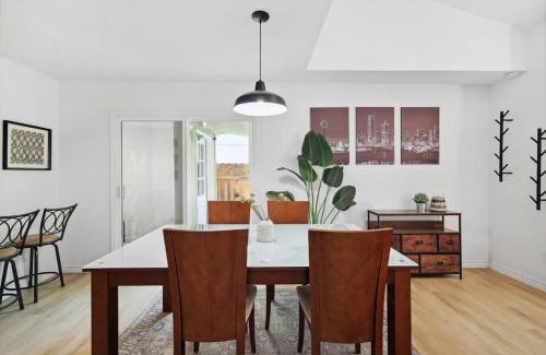 Old East Dallas Casa | Cozy & Modern Home in Heart of Dallas