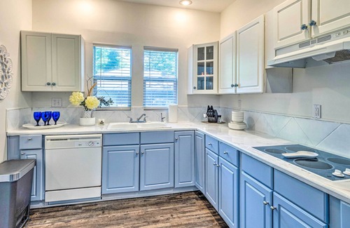 Meridian-Kessler Casa | Cozy + Modern Indy House ~ 5 Mi to Downtown!