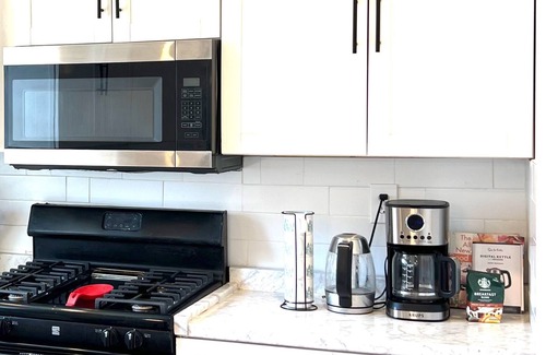 East Orange Condominio | Cozy Modern Luxury 3 BDR Condo near NYC WiFi, free parking in lovely East Orange