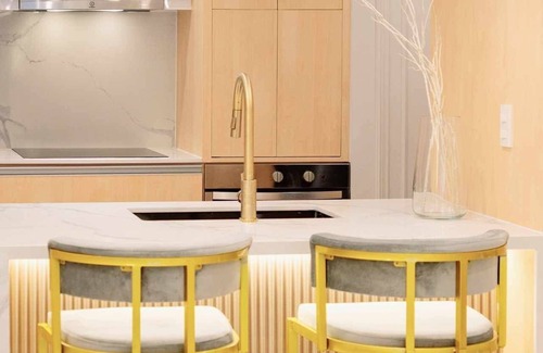 South Cembo Condominio | Cozy, Modern & Newly Renovated/ Interiored 2BR+, 2.5 BA w/ Parking at Uptown BGC