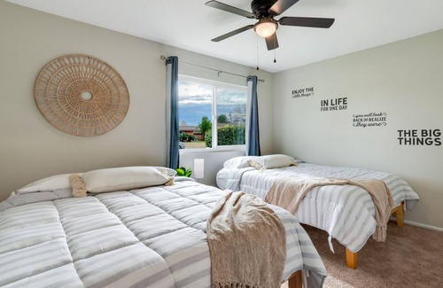 NE - Sterling Casa | COZY, MODERN POOL HM w/ Patio Dining & Game Room