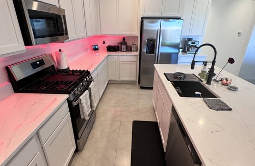 Buckeye Casa | Cozy & Modern single family 4 bedroom , 3 bathroom house with 2,070 square feet.