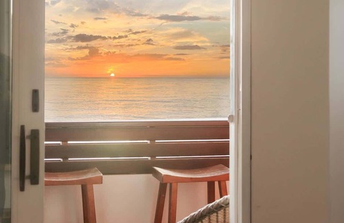 El Sauzal Condominio | Acogedora moderna Suite con vista al mar