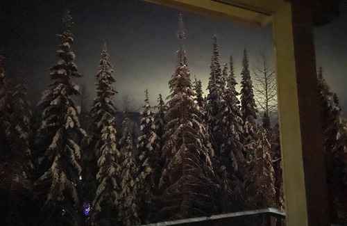 Sun Peaks Casa | Cozy Modern True Ski-in/Ski-out, Hot Tub, Townhouse