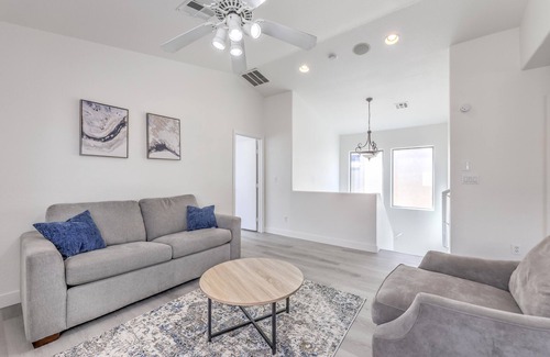 North Las Vegas Casa | Cozy, Modern Vegas 5-bed Retreat!