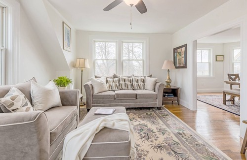 South Providence Apartamento | Cozy Modern Victorian Home - 10 mins to Downtown Providence
