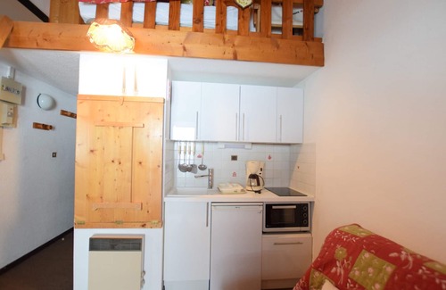 Bernex Apartamento | Apartamento acogedor en Bernex, cerca de pistas de esquí y rutas de senderismo, balcón y mascotas bienvenidas
