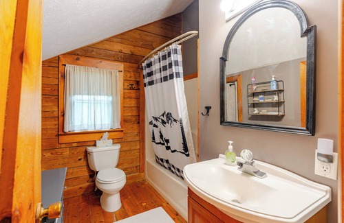 Asheville Cabina | Cozy Mountain Cabin Close to Downtown!