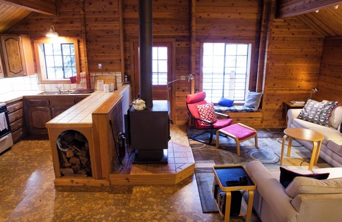 Kirkwood Cabina | Cozy Mountain Cabin: Modern Amenities, Room for the Whole Family and then some