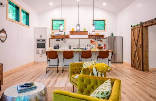 Hot Springs Apartamento | Mountain Getaway Cozy Cabin Modern Retreat to Unwind AWD or 4WD recommended