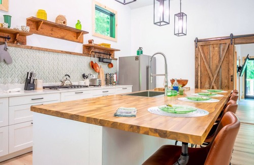 Hot Springs Apartamento | Mountain Getaway Cozy Cabin Modern Retreat to Unwind AWD or 4WD recommended