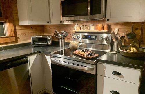Montreat Casa | Cozy Mountain Cabin with Modern Amenities