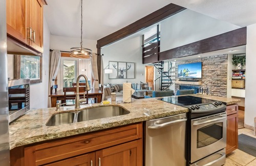 Keystone Condominio | Cozy Mountain Condo Minutes from Keystone Resort with Pool & Hot Tub