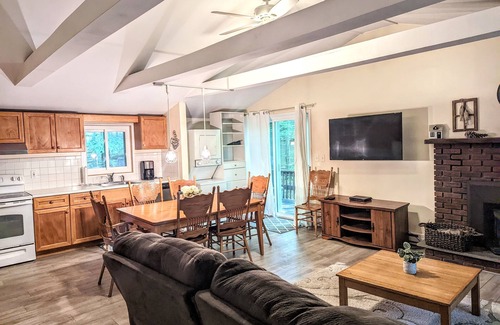 Thornhurst Casa | Cozy Mountain Retreat in Arrowhead Lake, Gold Star Community