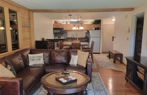 Champion Condominio | Cozy mountain retreat located on Village Trail with Ski in ski out access.