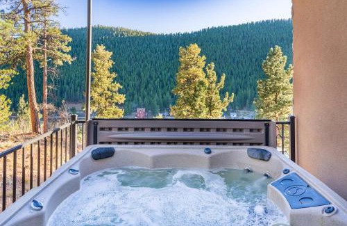Bailey Casa | Cozy Mountain Retreat W Hot Tub & Decks